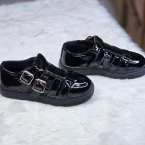 All black shoes
2buckles
21 to 25