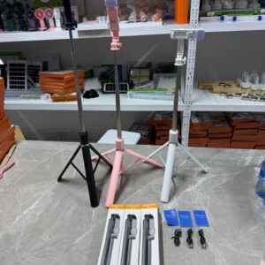 Selfie stick
With Bluetooth shutter and light